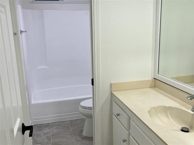 $2500 : Welcome to Irvine,CA image 3