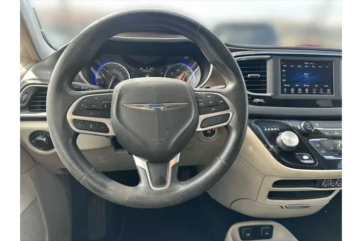 $23995 : Chrysler Voyager 2021 LXi 4d image 10