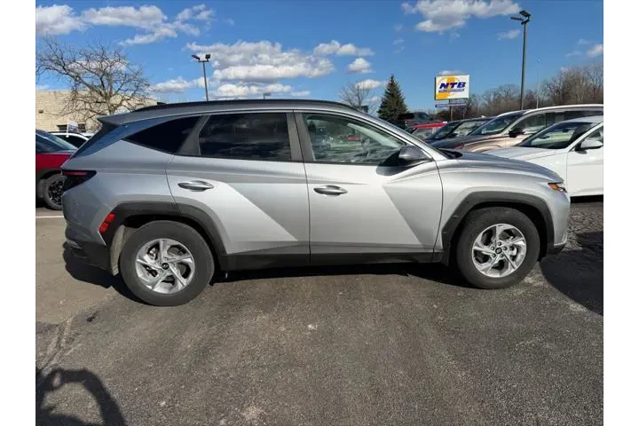 $22366 : Hyundai TUCSON 2023 SEL 4dr image 2