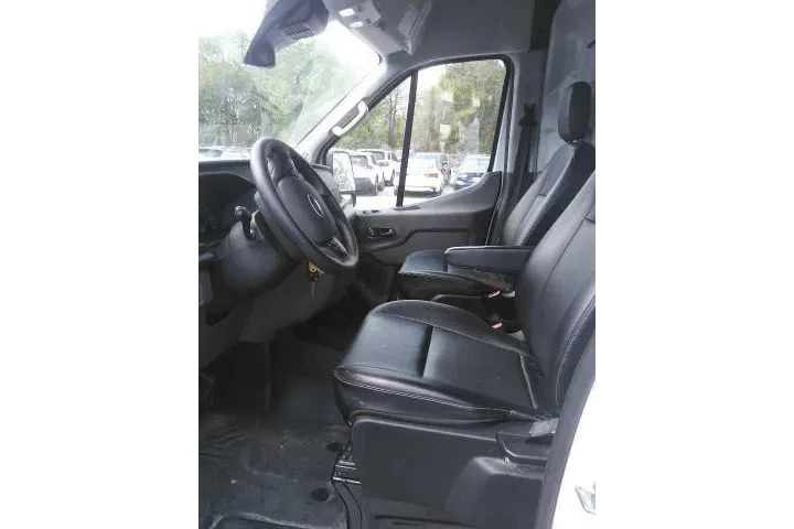 $28075 : Ford Transit 2023 150 3dr SW image 3