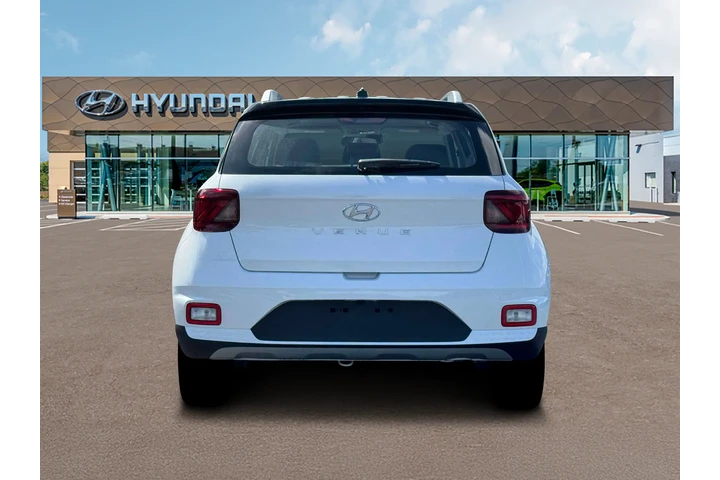 $24990 : Hyundai VENUE 2026 SEL 4dr C image 6