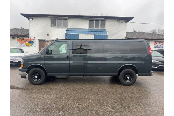 $25990 : 2017 Express LT 3500 image 2