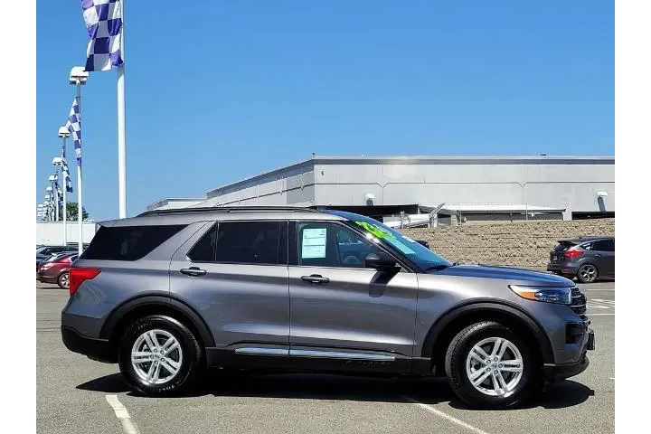 $27800 : Ford Explorer 2023 XLT 4dr S image 3
