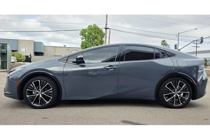 $21950 : 2024 Prius XLE image 3