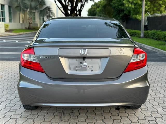 $9500 : HONDA CIVIC 2012 image 6