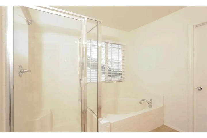 $1700 : SINGLE FAMILY HOME image 5