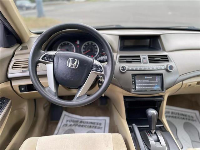 $8900 : 2010 HONDA ACCORD2010 HONDA A image 9