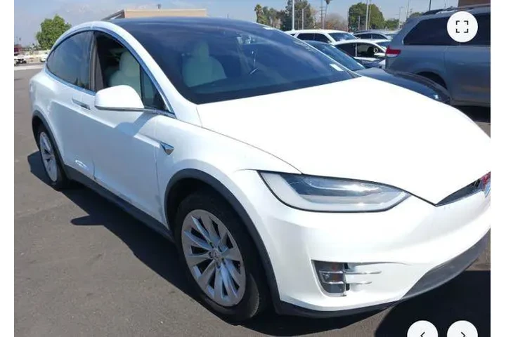 $35950 : Tesla Model X 2020 AWD Long image 1