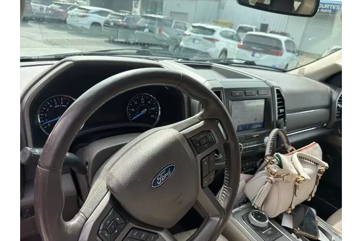 $24350 : Ford Expedition 2020 4x2 XLT image 7