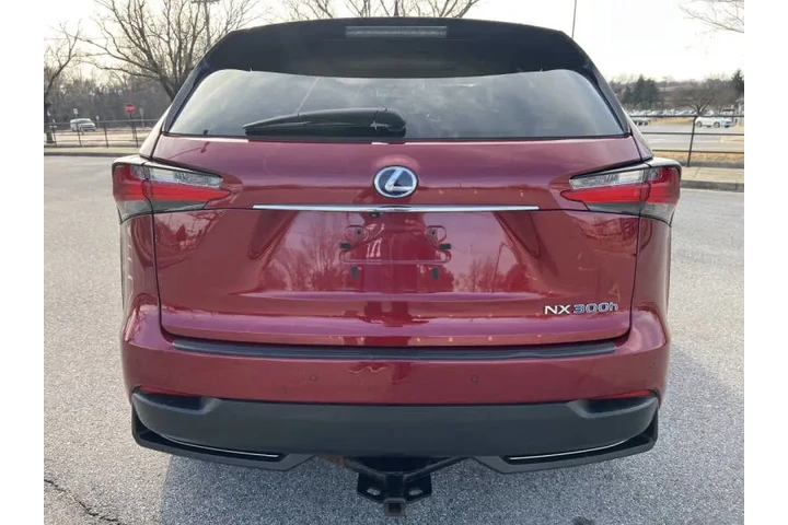 $17500 : 2017 NX 300h image 7