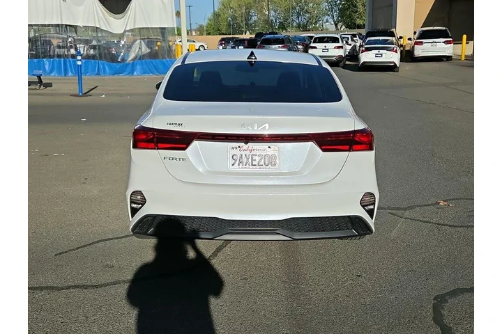 $18998 : Kia Forte 2022 LXS 4dr Sedan image 6
