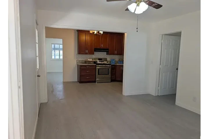 $2750 : Welcome to this charming 3 Bed image 1