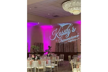 Dreams Dance Under Chandeliers en Orange County