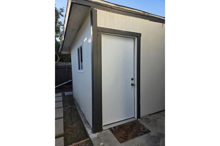 $1700 : Se renta Casita image 2