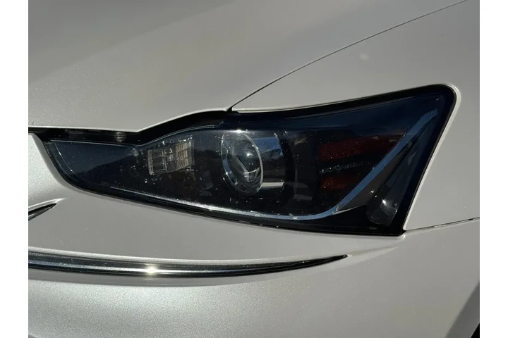 $21317 : Lexus IS 300 2018 4dr Sedan image 9