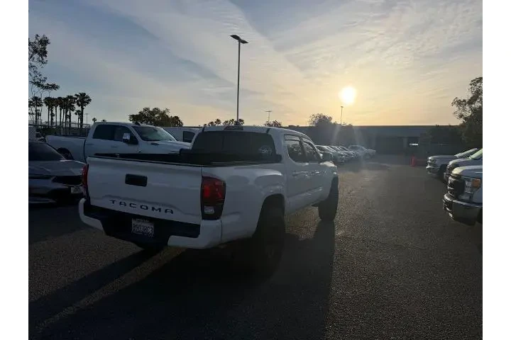 $27800 : Toyota Tacoma 2021 4x2 SR5 4 image 3
