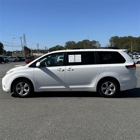 $14888 : PRE-OWNED 2014 TOYOTA SIENNA image 10