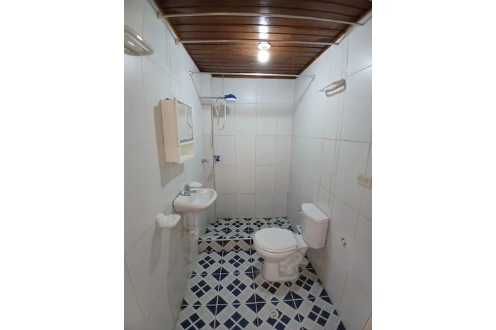 $450000 : ARRIENDO HABITACIÓN image 3