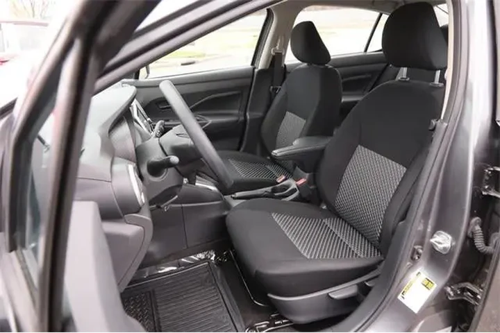 $15950 : Nissan Versa 2022 S 4dr Seda image 8