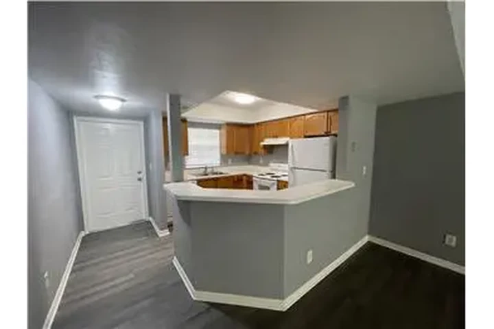 $1965 : Rental property with 2 bedro image 3