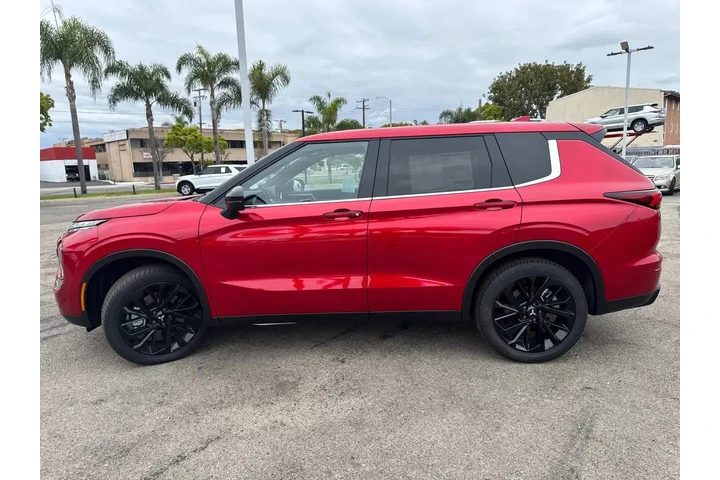 $27323 : Mitsubishi Outlander 2024 AW image 2