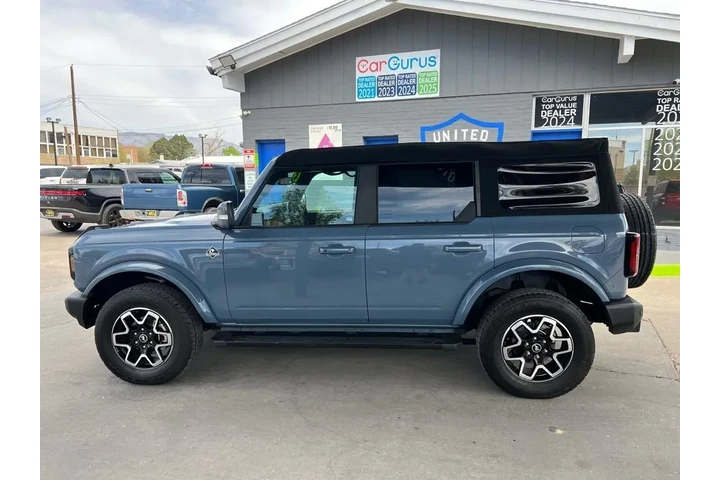 2023 Bronco Base 4-Door w/Adv image 8