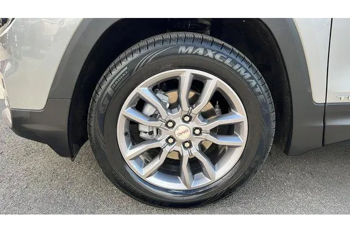 $26984 : GMC Terrain 2024 AWD SLT 4dr image 10