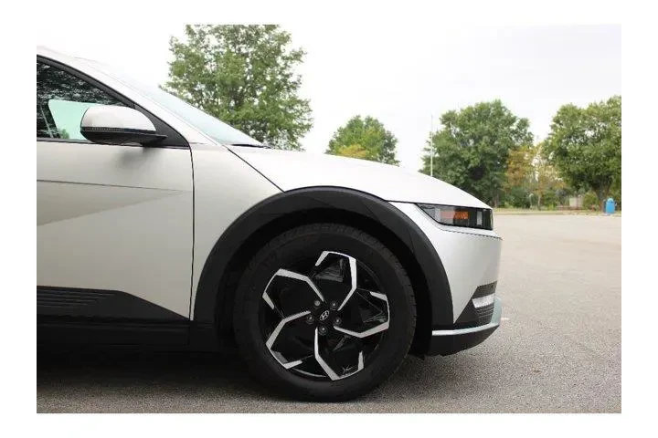 $25499 : Hyundai IONIQ 5 2023 AWD SEL image 2