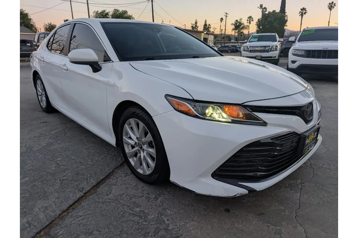$18995 : 2019 Camry XLE image 3