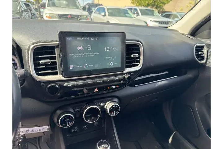 $14499 : Hyundai VENUE 2021 SEL 4dr C image 8