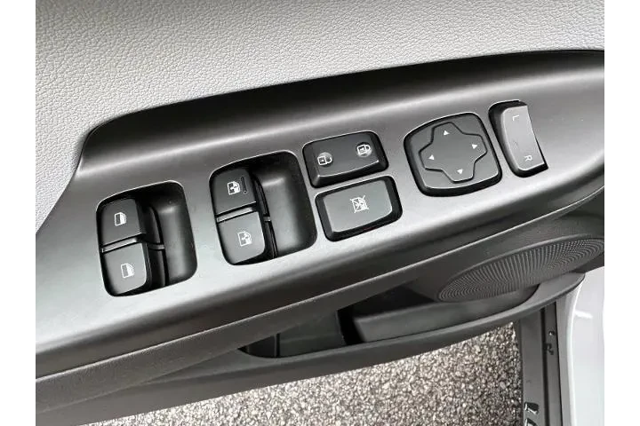 $18999 : Hyundai KONA 2023 AWD SEL 4d image 9