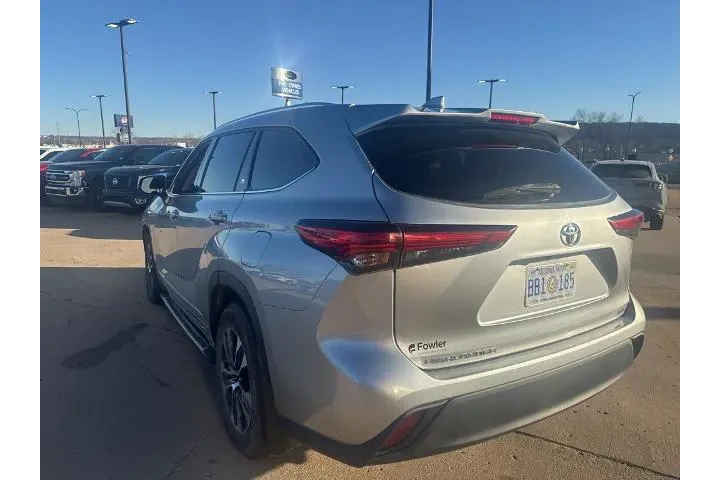 $26995 : Toyota Highlander 2021 XLE 4 image 5