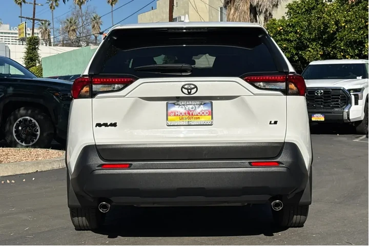 $25555 : Toyota RAV4 2023 LE 4dr SUV image 5
