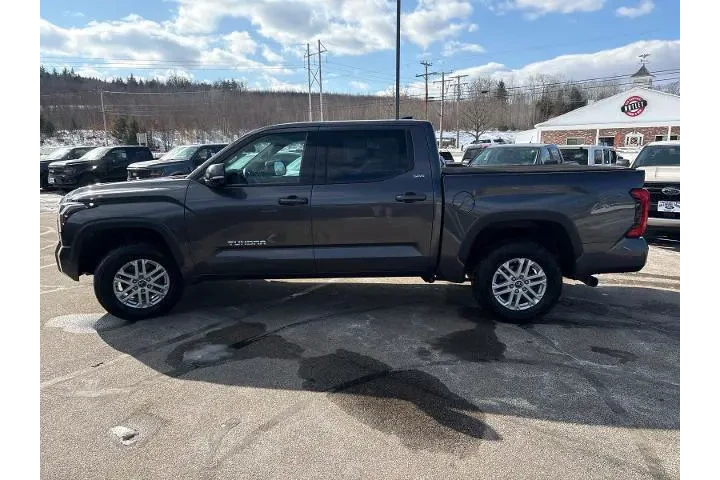 $38495 : Toyota Tundra 2022 4x4 SR5 4 image 5
