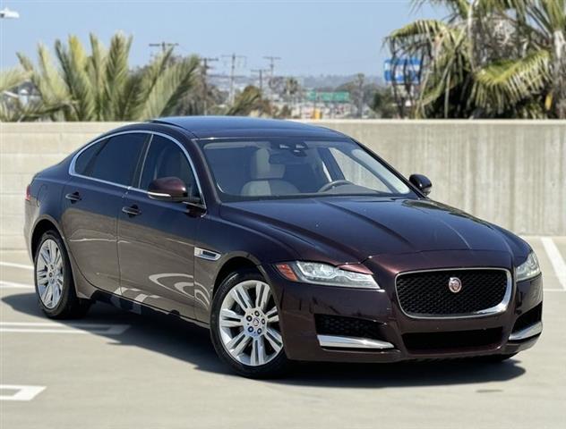 $13995 : 2017 XF image 2