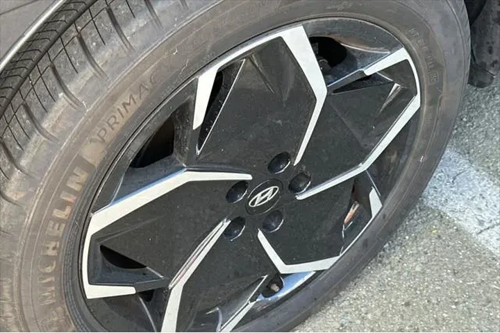 $26990 : Hyundai IONIQ 5 2024 SEL 4dr image 4