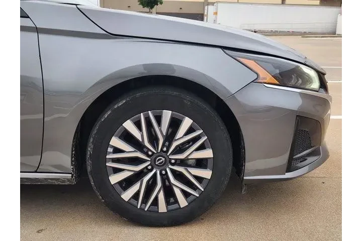 $19543 : Nissan Altima 2024 2.5 SV 4d image 9
