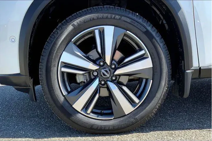 $25509 : Nissan Rogue 2023 AWD Platin image 9