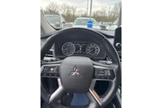 $18990 : Mitsubishi Outlander 2022 AW thumbnail