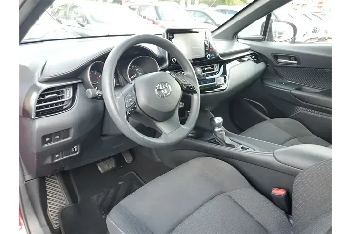 $15990 : Toyota C-HR 2019 XLE 4dr Cro image 9