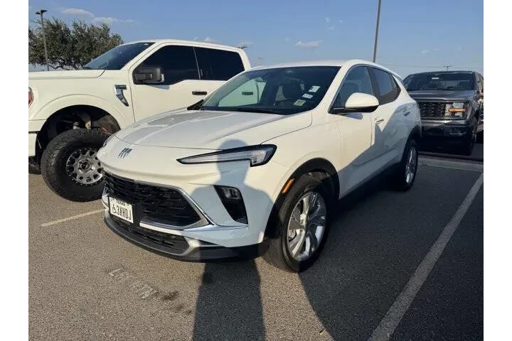 $23975 : 2025 Encore GX Preferred image 3