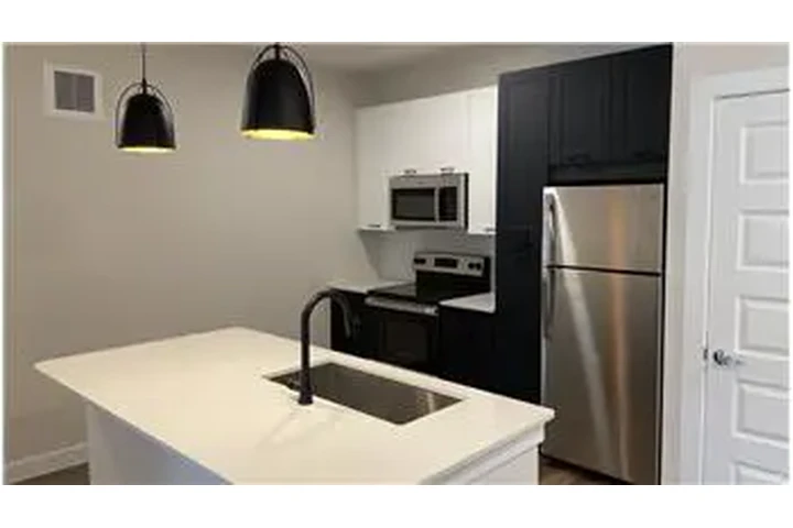 $1850 : Rental property with 1 bedro image 9