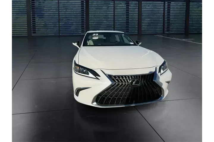 $38988 : Lexus ES 300h 2023 4dr Sedan image 3