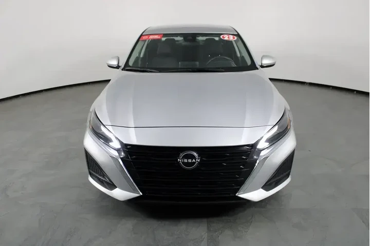 $17987 : Nissan Altima 2023 2.5 SV 4d image 7