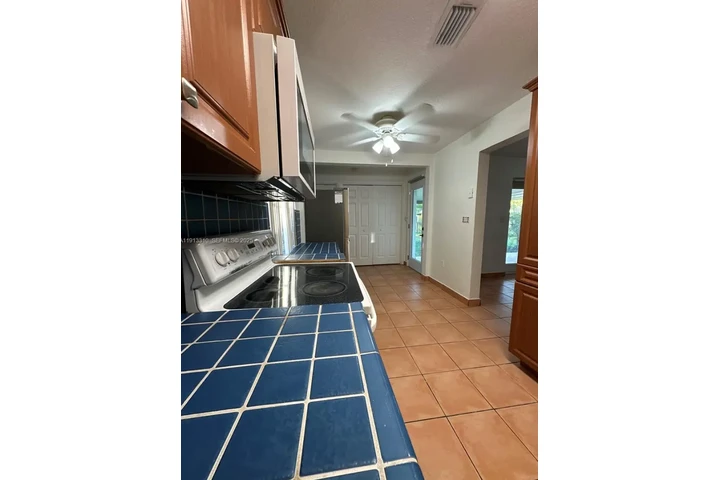$2700 : Residential Rental image 5