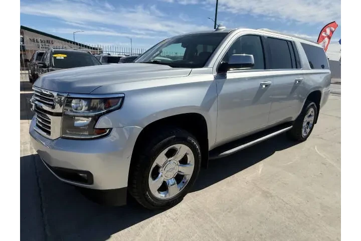 $17900 : 2017 Suburban LT image 1