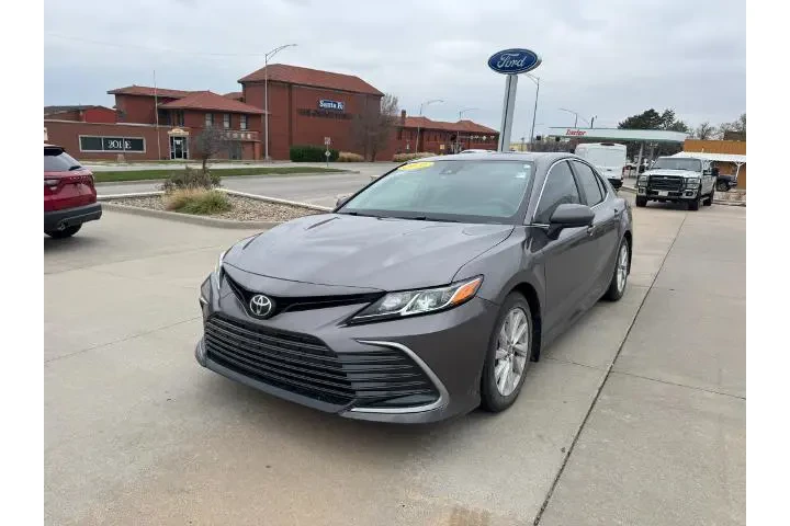 $21989 : Toyota Camry 2021 LE 4dr Sed image 2