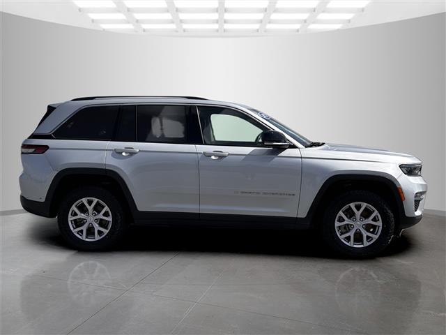 $36995 : Pre-Owned 2022 Grand Cherokee image 4