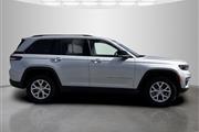 $36995 : Pre-Owned 2022 Grand Cherokee thumbnail