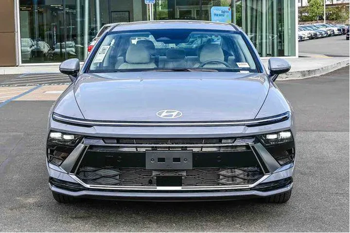 $27500 : Hyundai SONATA 2026 SEL Spor image 2